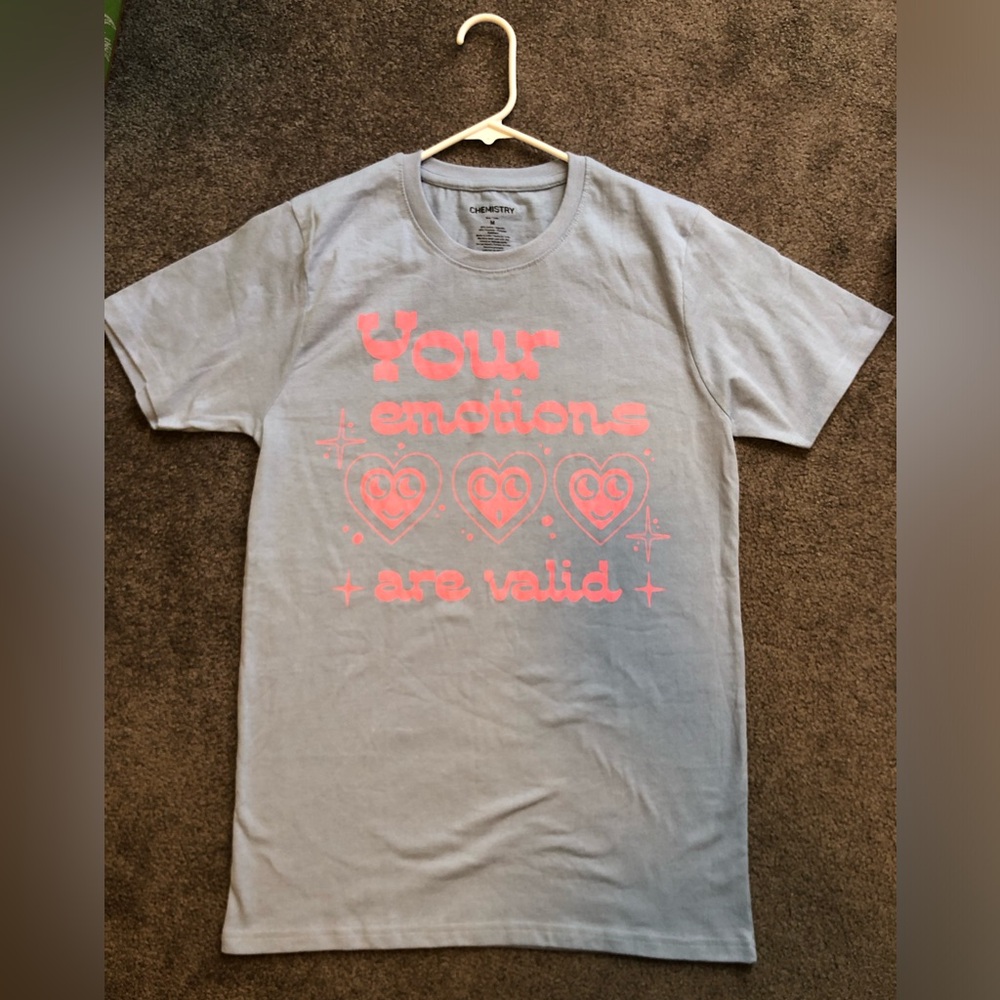 Emotions NWOT t-shirt 💖😃 - Picture 3 of 5